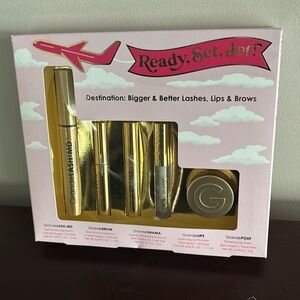 Brand new Grande lash set.